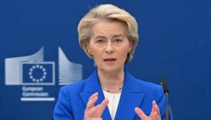 Danimarka forcon praninë ushtarake, Von der Leyen: Groenlanda i përket popullit të saj dhe është pjesë e NATO-s