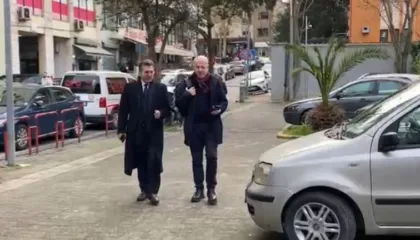 Debat për faksin “Për Shkëlzenin”, Mediu: Të thirret ish-sekretarja e Aldo Bumçit, po i fshihet drejtësisë