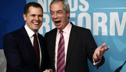 Dëbohet ish-ministri anti-shqiptar/ Robert Jenerick shkarkohet nga konservatorët, i bashkohet Nigel Farage