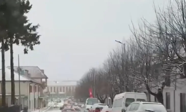 Dëborë në Pukë e Fushë-Arrëz, Policia apel drejtuesve të mjeteve: Kujdes…