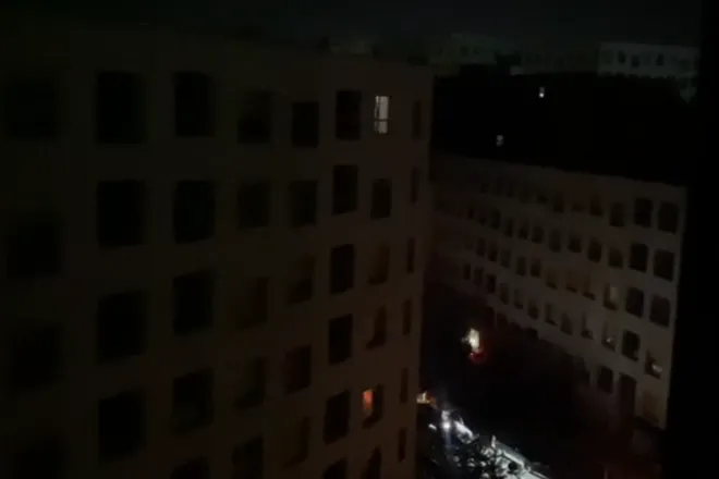 Defekt në linjën e OST, disa zona në Tiranë kanë mbetur pa energji