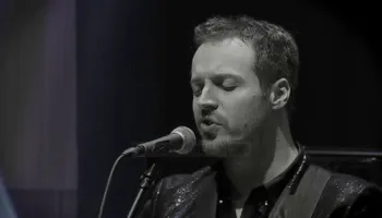 Dëgjojeni të interpretuar nga Dren Abazi, këngën e njohur “Lamtumirë” të Muharrem Qenës