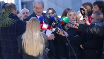 Deklarata ‘bombë’ e Berishës pasi doli nga SPAK: ‘McGonigal’ ishte aty brenda, po jepte dëshmi kundër Ramës