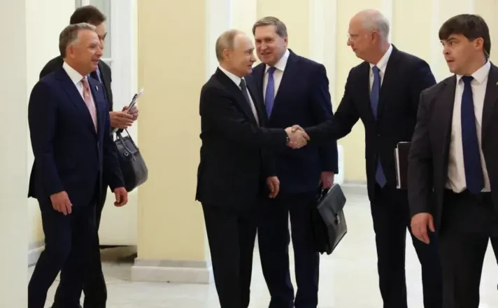 Delegacioni Amerikan do të takohet me të dërguarin e Putinit në Davos