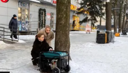 Dëmtimet në sistemin energjitik nga sulmet ruse, BE dhe Polonia dërgojnë qindra gjeneratorë në Ukrainë