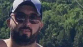 Detaje nga atentati ndaj babë e bir në Greqi. Autori hyri në lokal dhe hapi zjarr