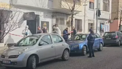 Detaje nga plagosja në Durrës: U rikthye për t’u ribashkuar me familjen, vajza e refuzoi, babai i shkoi me thikë te puna dhe…