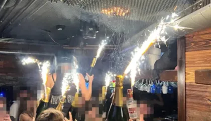 Detaje të reja nga zjarri me 40 viktima në Crans-Montana/ Menaxherja e resortit filmohet duke u largua me kasafortën e parave në dorë, nisin hetimet ndaj saj