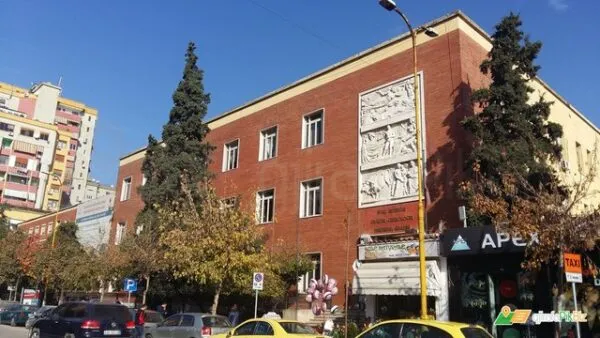 Detaje të tjera nga dhuna në maternitetin “Mbretëresha Geraldinë”! Mjeku kundërshtoi e kapi për fyti dhe e ofendoi kryeinfermieren pas…