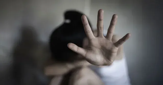 Dhunoi motrën e tij, e pëson keq 14-vjeçari shqiptar në Greqi