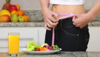 Dieta treditore për të humbur kaloritë e festave, provojeni dhe na besoni