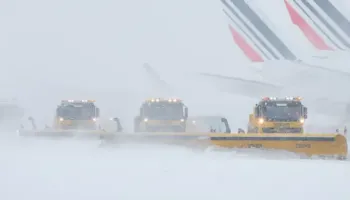 Dimri mbërthen Europën: Kaos në trafik nga dëbora dhe ngricat