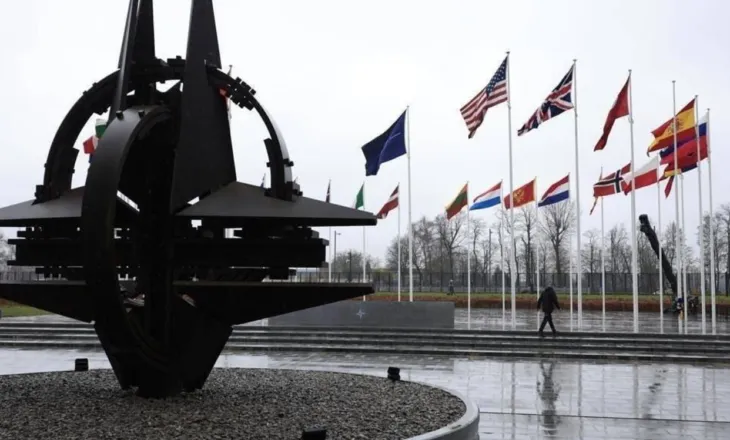 Diplomati i lartë: NATO po përgatitet realisht për konflikt me Rusinë