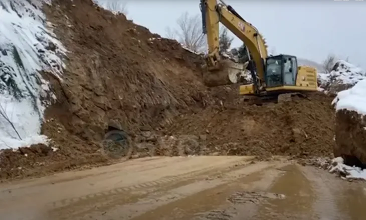 Dita e katërt dhe rruga Qukës-Qafë Plloçë e mbyllur nga rrëshqitja e dherave, rruga 260 milionë euroshe kthehet në rrezik për jetën