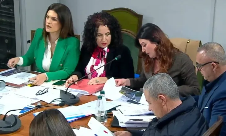 Do i prishin shtëpinë për 2 stola para shtëpisë së Spartak Kovaçit! Banorët e prekur nga projekti TID në Durrës në Kuvend