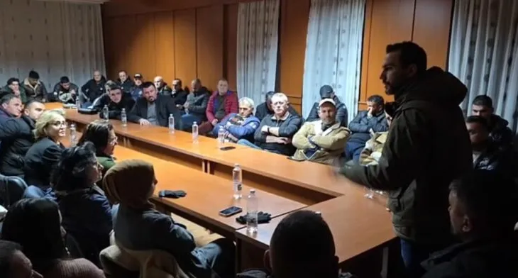 “Do rrëzojmë fasadën që askush nuk guxoi”, Adriatik Lapaj thirrje qytetarëve: Dalim masivisht në protestë më 31 janar