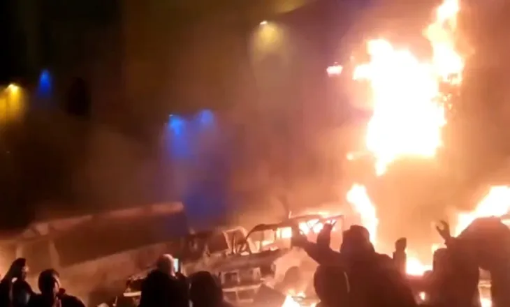 “Do të dënojmë rebelët”/ Përshkallëzimi i protestave në Iran, autoritetet: Do të organizojmë një tubimi të madh pro-qeveritar në Teheran