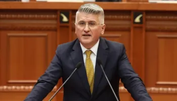 “Do të keni përballë opozitën”/ Gjekmarkaj ‘i prerë’ në Konferencë e Kryetarëve: Mos guxoni të merrni peng drejtësinë..