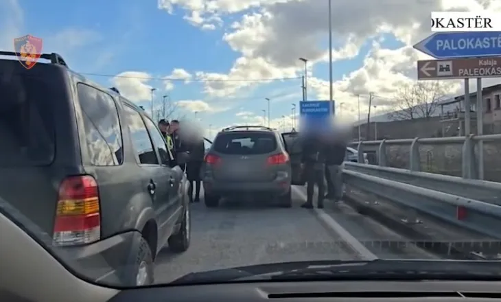 Do trafikonin 34 kg drogë nga Shqipëria në Greqi, arrestohen dy persona në Gjirokastër, ku e kishin fshehur kanabisin