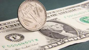 Dollari i dobët godet Europën/ Kërkohet ndërhyrja e Bankës Qendrore Europiane, do prekë rritjen ekonomike