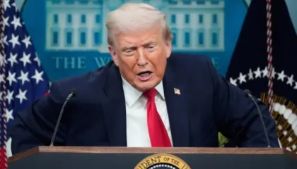 Donald Trump tërhiqet nga kërcënimet për tarifa, flet për një ‘kornizë’ marrëveshjeje mbi Groenlandën