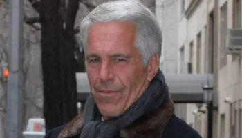 Dosja Epstein/ Departamenti Amerikan i Drejtësisë publikon 3 milionë faqe dokumentesh, 2 mijë video dhe 180 mijë foto