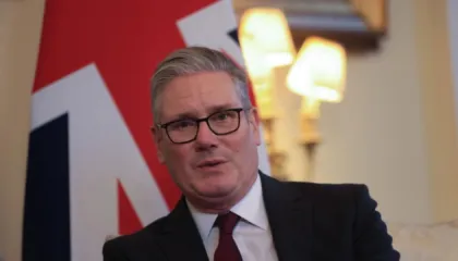 Dosja Epstein/ Pas publikimit të fotove të publikuara nga Departamenti i Drejtësisë, Starmer i bën thirrje Princit Andrew të dëshmojë para Kongresit Amerikan