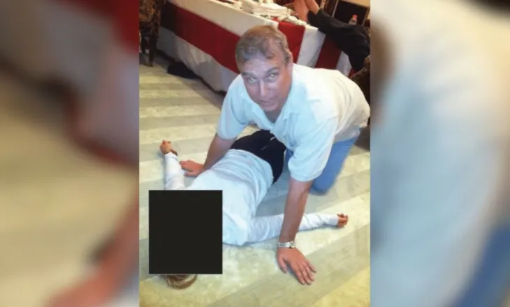 Dosjet e reja të Epstein/ Publikohen foto të ish-princit Andrew në gjunjë mbi një vajzë