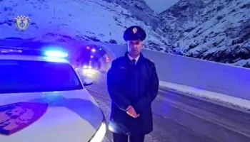 Drejtori i Policisë Rrugore ka një thirrje për shoferët