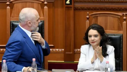 “Duket sikur punon veç ministrja, roja dhe…”, kritikat e Ramës për Ministrinë e Jashtme, Spiropali: Jam plotësisht dakord!