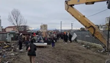 Durrës/ IKMT kërkon t’u prishë banesat. 16 familje tek Ura e Dajlanit mbeten të pastreha, u refuzohet…