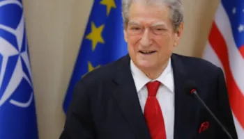 ‘Durrësi i Betonit apo Gjushit dhe Ramaduros’/ Berisha, ironizon situatën problematike nga moti i keq