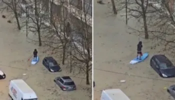 Durrësi nën ujë, i riu “bën sërf” në rrugët e qytetit