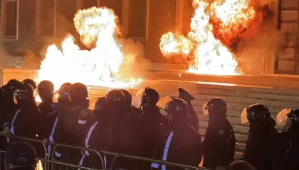 DW: Dhuna shoqëron protestën e opozitës në Tiranë