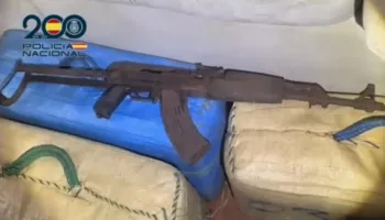 Dy shqiptarë arrestohen në Spanjë, ruanin një ton hashash të armatosur me kallashnikov