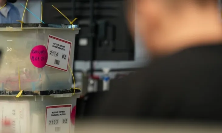 Dyshime për manipulim të votave, ndalohen disa komisionerë në Prizren