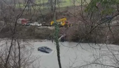 Dyshohet se e mori rrjedha e ujit në Klos, ende asnjë gjurmë nga 30-vjeçari