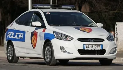 Dyshohet të ketë braktisur dy fëmijët e mitur, nis hetimi për 26-vjeçaren