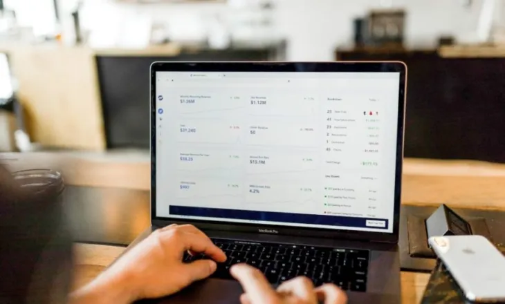 E-Albania bllokon aktivitetin e bizneseve, askush nuk përgjigjet prej një jave