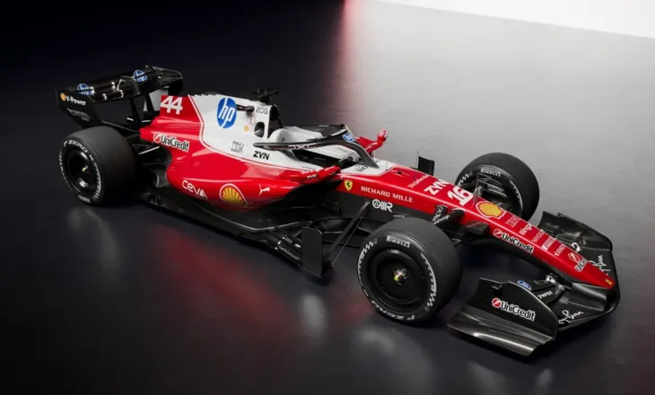 “E bardhë dhe e kuqe”, Ferrari zbulon makinën e epokës së re, Leclerc e Hamilton e testojnë në Fiorano