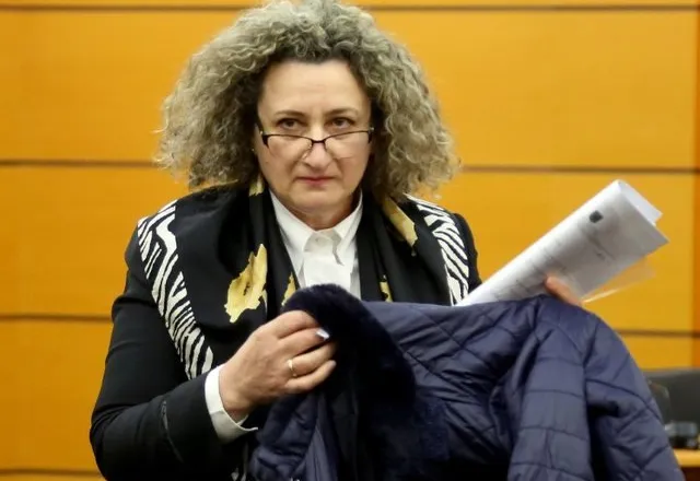 E denuar ne Greqi, me disa mbiemra, pa deklarim ne formular/ KLGJ fut në moment të fundit në rendin e ditës verifikimin për gjyqtaren Irena