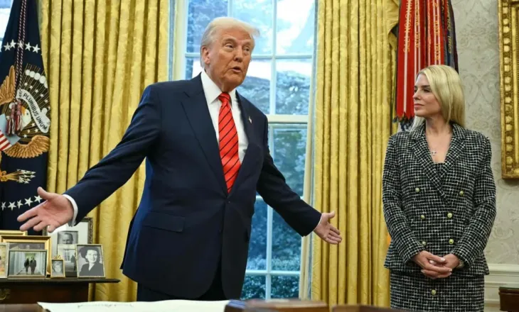 “E dobët dhe joefektive”- Wall Street Journal: Trump ankohet te ndihmësit e tij për prokuroren Pam Bondi