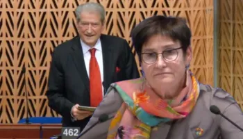 E pazakontë/ Berisha denoncon Ramën në Strasburg, drejtuesja e seancës i fik mikrofonin