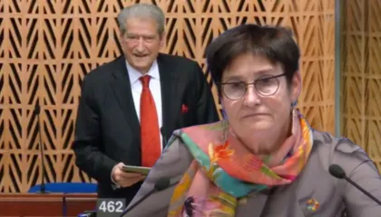 E pazakontë/ Berisha denoncon Ramën në Strasburg, drejtuesja e seancës i fik mikrofonin