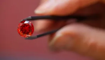 E pazakontë/ Përtej vdekjes: Kur hiri shndërrohet në një diamant përkujtimor