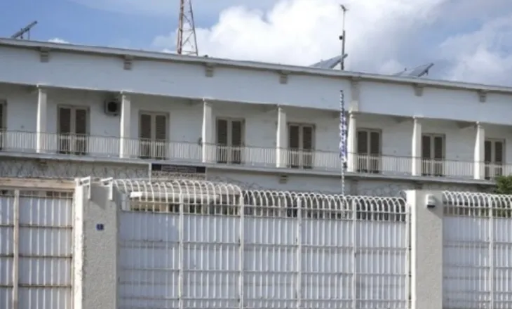 E rëndë/ Humb jetën i burgosuri, vuante dënimin që prej tetorit për vjedhje dhe narkotikë