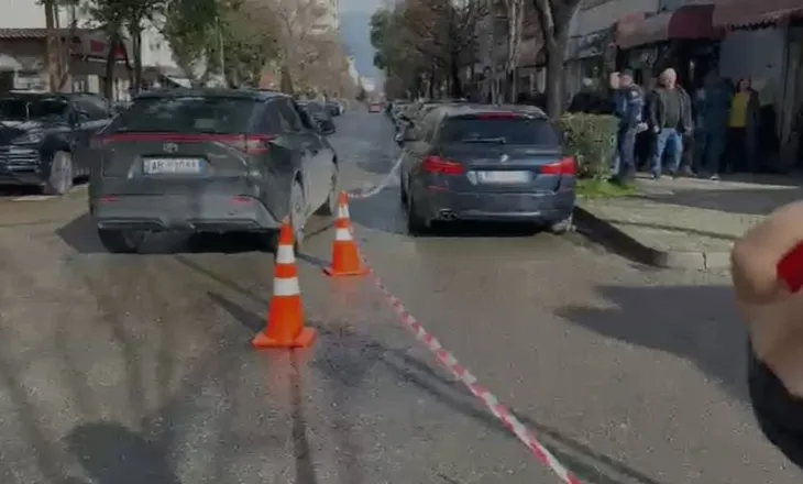 E rëndë në Durrës! Babai godet me thikë vajzën, plagoset edhe një kalimtar