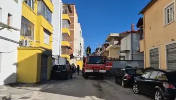 E rëndë në Korçë, merr flakë banesa, e moshuara ndërron jetë nga asfiksia
