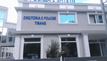 E rëndë në Tiranë/ Porta e oborrit del nga shina dhe zë poshtë 12 vjeçarin