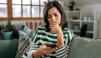 “E rrezikshme dhe alarmante”: Google heq disa përmbledhje të AI pasi rrezikohej shëndeti i përdoruesve